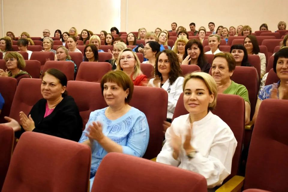 День социального работника отметили в Министерстве социальных отношений Челябинской области День социального работника отметили в Министерстве социальных отношений Челябинской области