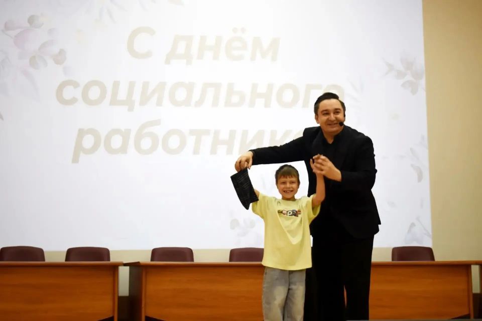 День социального работника отметили в Министерстве социальных отношений Челябинской области День социального работника отметили в Министерстве социальных отношений Челябинской области