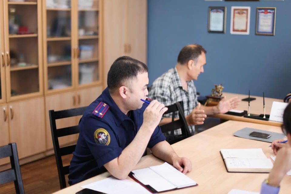 Руководитель СУ СК России по Челябинской области провёл личный приём граждан Руководитель СУ СК России по Челябинской области провёл личный приём граждан