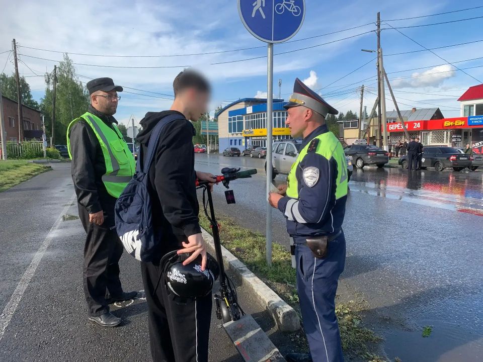 В Златоусте полицейские провели профилактический рейд в отношении несовершеннолетних участников дорожного движения В Златоусте полицейские провели профилактический рейд в отношении несовершеннолетних участников дорожного движения