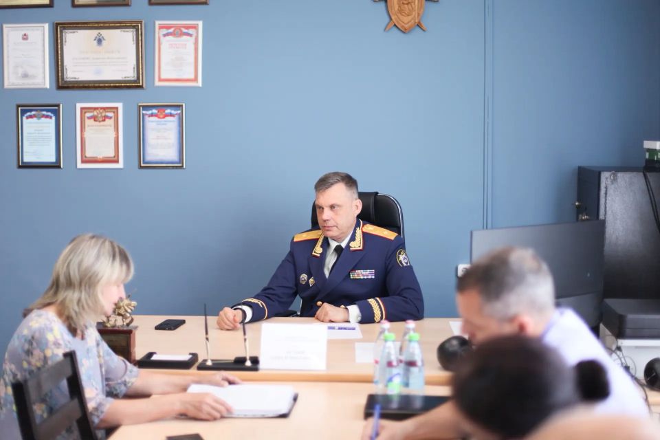 Руководитель СУ СК России по Челябинской области провёл личный приём граждан Руководитель СУ СК России по Челябинской области провёл личный приём граждан