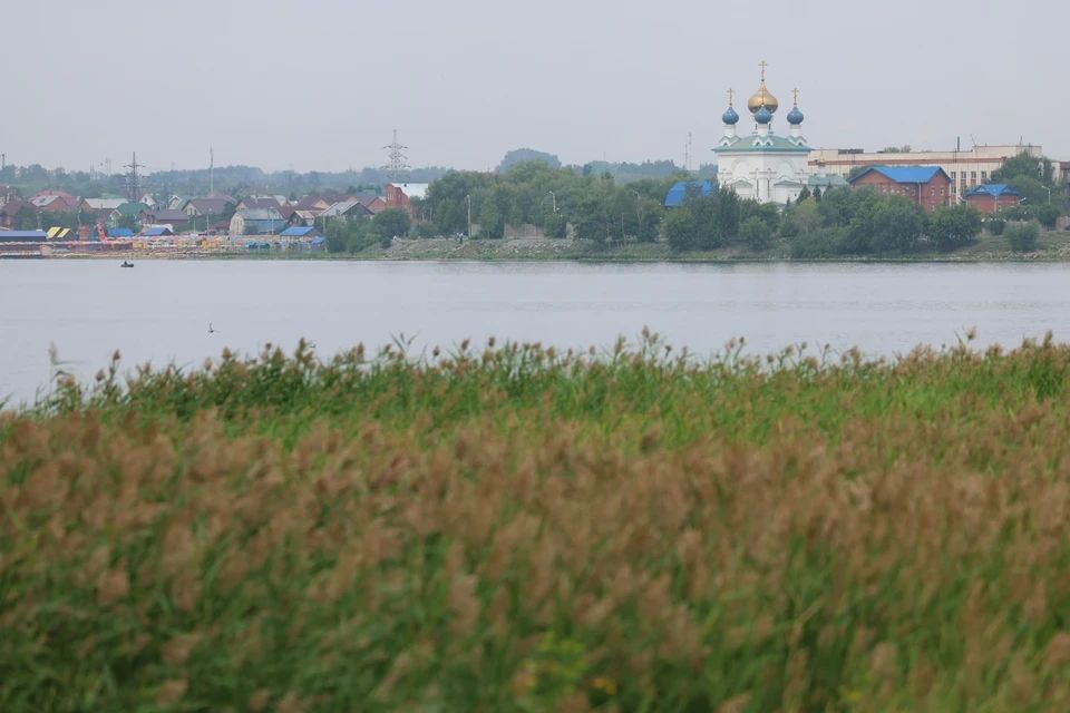 Прокуратура Ленинского района Челябинска провела проверку по обращениям граждан о самовольных постройках на территории пляжа на озере Смолино