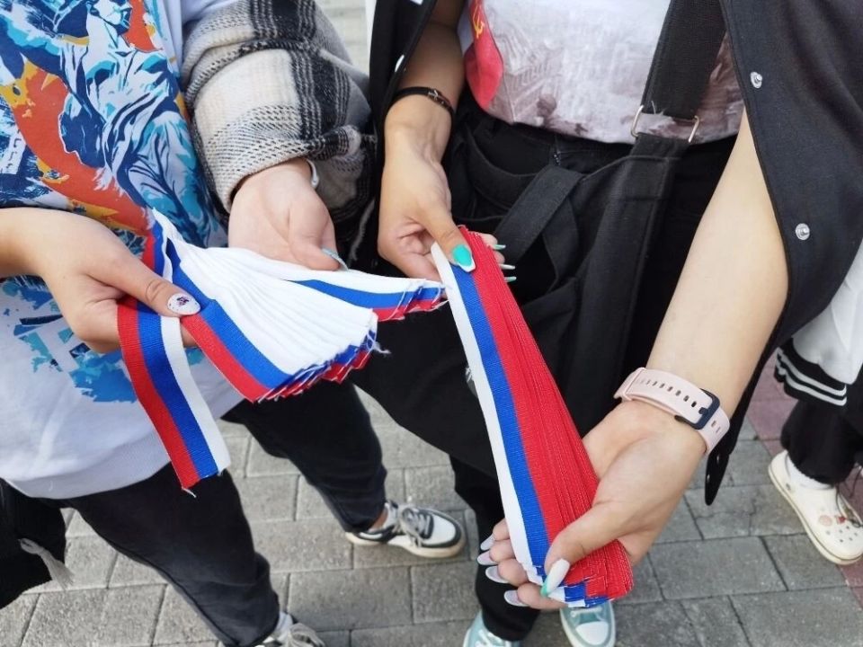 12 июня волонтеры раздадут магнитогорцам ленты с триколором