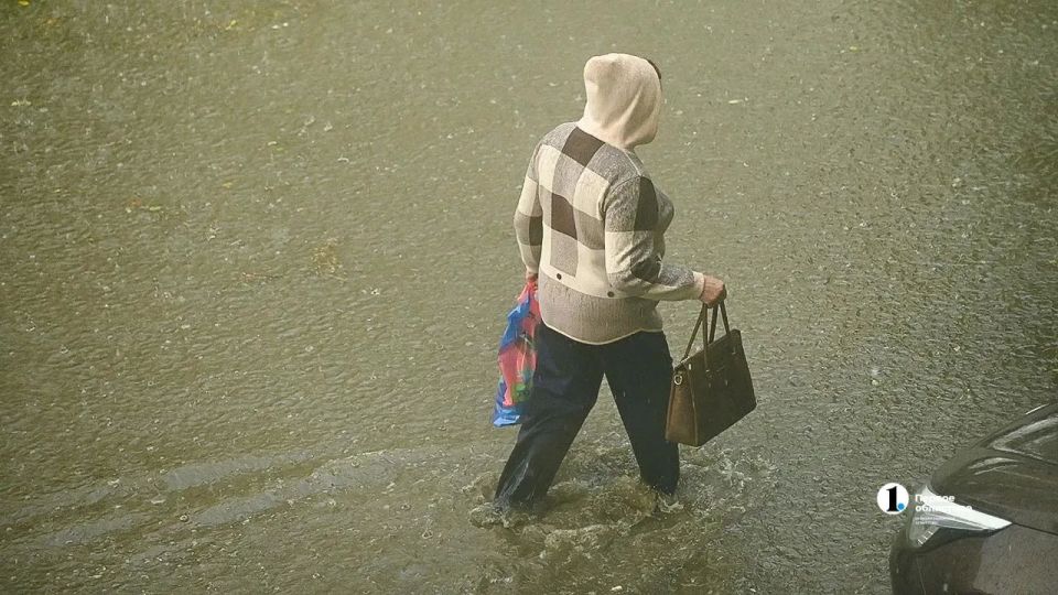 Челябинск накрыло дождем. ЧТЗ превратилось в Венецию! Челябинск накрыло дождем. ЧТЗ превратилось в Венецию!