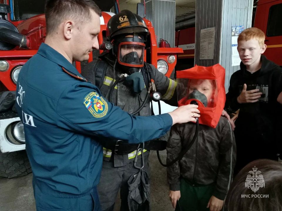 На каникулах - о главном! Уроки от сотрудников МЧС России На каникулах - о главном! Уроки от сотрудников МЧС России