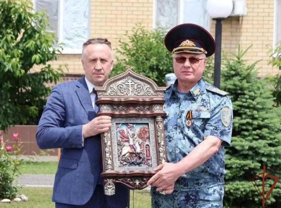 Командующий ОГВ(с) принял участие в церемонии передачи иконы «Георгия Победоносца» Командующий ОГВ(с) принял участие в церемонии передачи иконы «Георгия Победоносца»