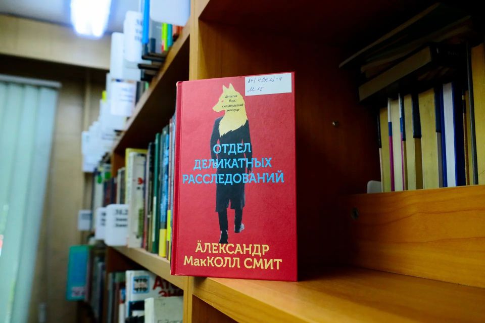 Лето — это время, когда градусник за окном зашкаливает, а градус серьезности в жизни, наоборот, должен стремиться к нулю Лето — это время, когда градусник за окном зашкаливает, а градус серьезности в жизни, наоборот, должен стремиться к нулю
