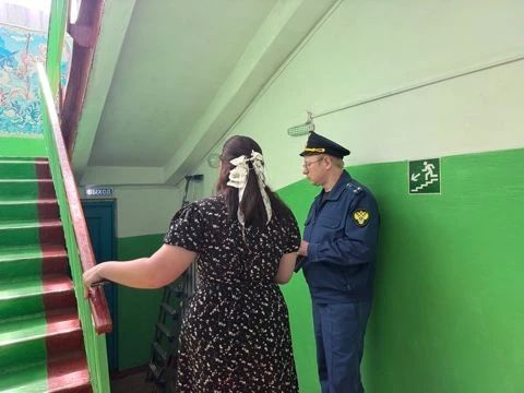 Прокуратура Верхнеуральского района проверила пришкольные лагеря для детей в поселках Урлядинский и Сурменевский Прокуратура Верхнеуральского района проверила пришкольные лагеря для детей в поселках Урлядинский и Сурменевский