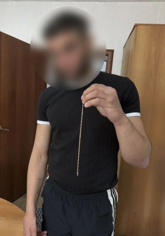 Челябинские полицейские задержали местного жителя, подозреваемого в совершении грабежа золотых изделий