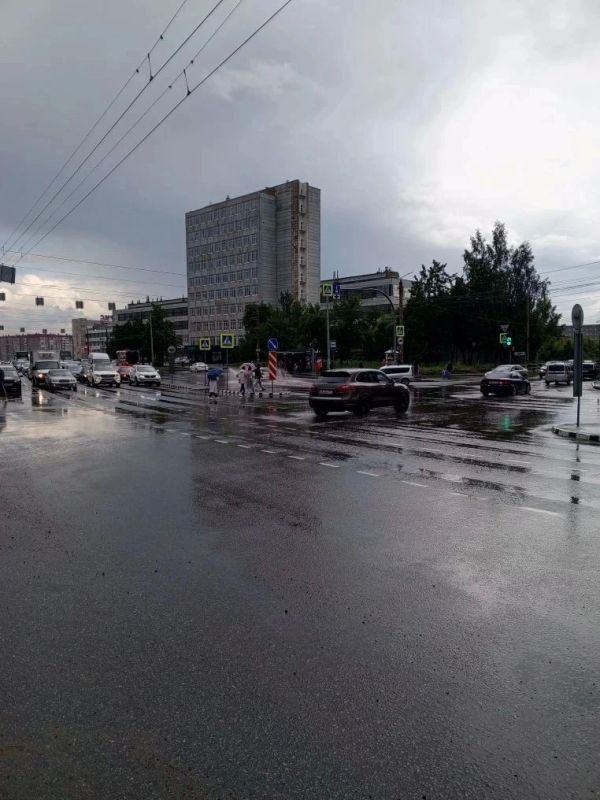В Челябинске ликвидированы подтопления на основных очагах скопления воды В Челябинске ликвидированы подтопления на основных очагах скопления воды