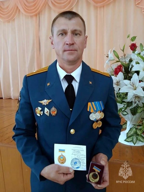 Сотрудник МЧС России стал «Человеком года» Сотрудник МЧС России стал «Человеком года»