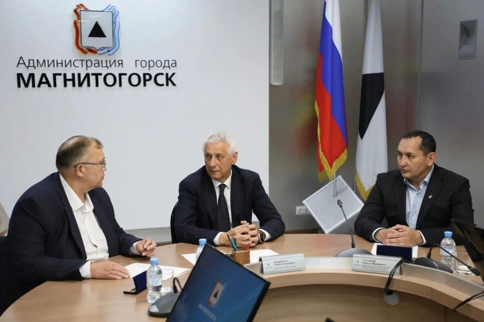В Магнитогорске подписали трехстороннее соглашение о сотрудничестве с Челябинской областной общественной организацией «Башкирский Курултай» и Магнитогорским отделением организации В Магнитогорске подписали трехстороннее соглашение о сотрудничестве с Челябинской областной общественной организацией «Башкирский Курултай» и Магнитогорским отделением организации