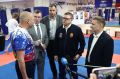 Алексей Текслер посетил обновленный зал отделения кикбоксинга спортивной школы №4 в Златоусте