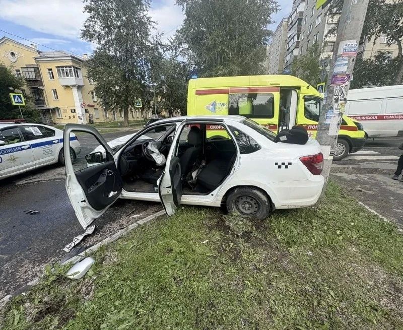 Ребенок и две пассажирки такси пострадали в ДТП в Челябинске Ребенок и две пассажирки такси пострадали в ДТП в Челябинске
