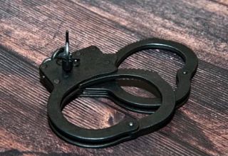 В Сосновском районе полицейские по горячим следам задержали 48-летнего жителя деревни Большое Таскино, подозреваемого в смертельном избиении своей 66-летней матери