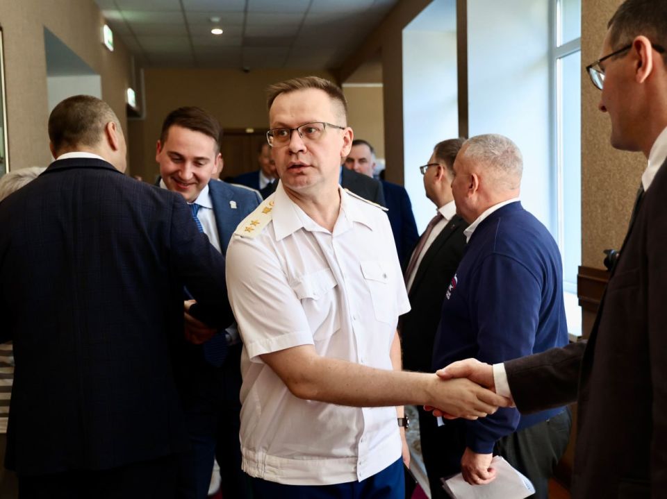 Мы же продолжаем изучать атмосферу на послании губернатора Челябинской области Алексея Текслера Мы же продолжаем изучать атмосферу на послании губернатора Челябинской области Алексея Текслера