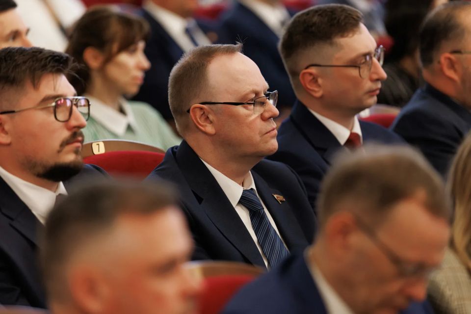 Обращение губернатора Алексея Текслера к депутатам Законодательного Собрания области Обращение губернатора Алексея Текслера к депутатам Законодательного Собрания области