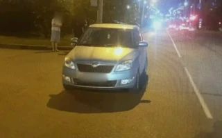 Челябинске на улице Академика Макеева 19-летний водитель Skoda Fabia сбил 7-летнего мальчика