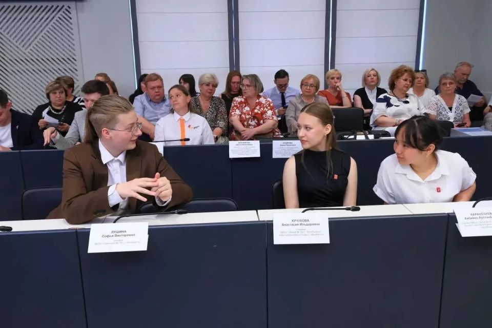 Борьбу с нецензурной речью среди подростков усилят в Челябинске Борьбу с нецензурной речью среди подростков усилят в Челябинске