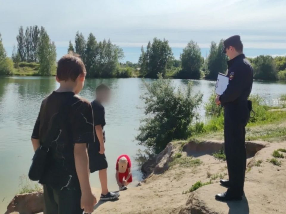 Полиция Южного Урала проверяют безопасность граждан на пляжах и водоемах области Полиция Южного Урала проверяют безопасность граждан на пляжах и водоемах области