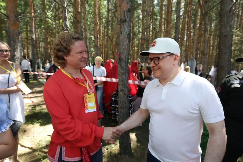 Алексей Текслер открыл XXXII Всероссийский Бажовский фестиваль Алексей Текслер открыл XXXII Всероссийский Бажовский фестиваль