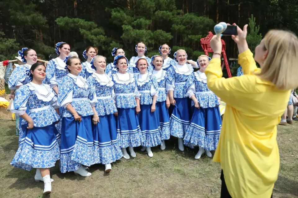 Алексей Текслер открыл XXXII Всероссийский Бажовский фестиваль Алексей Текслер открыл XXXII Всероссийский Бажовский фестиваль