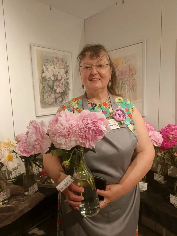 Символ роскоши и запах детства: около 300 видов пионов представили на выставке в Челябинске Символ роскоши и запах детства: около 300 видов пионов представили на выставке в Челябинске