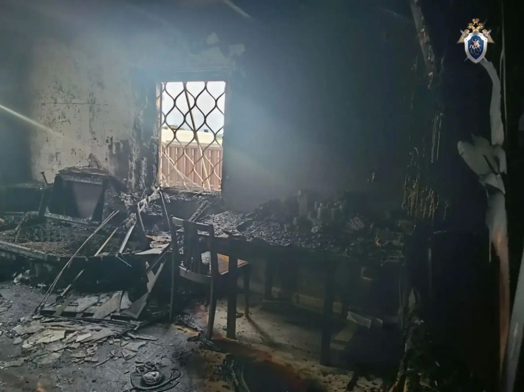 В Копейске следователи регионального СКР устанавливают обстоятельства гибели трёх человек при пожаре В Копейске следователи регионального СКР устанавливают обстоятельства гибели трёх человек при пожаре