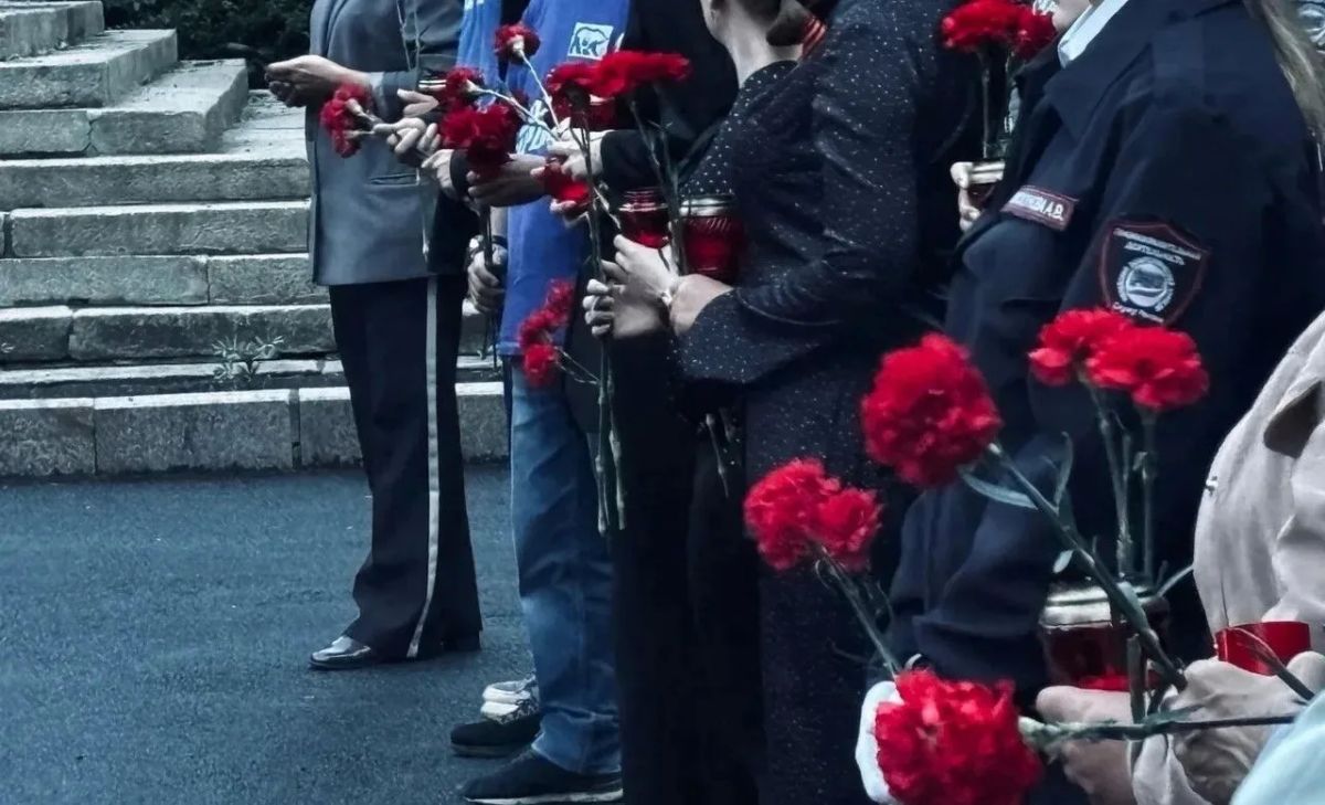 В Копейске прошла акция «Свеча памяти» В Копейске прошла акция «Свеча памяти»