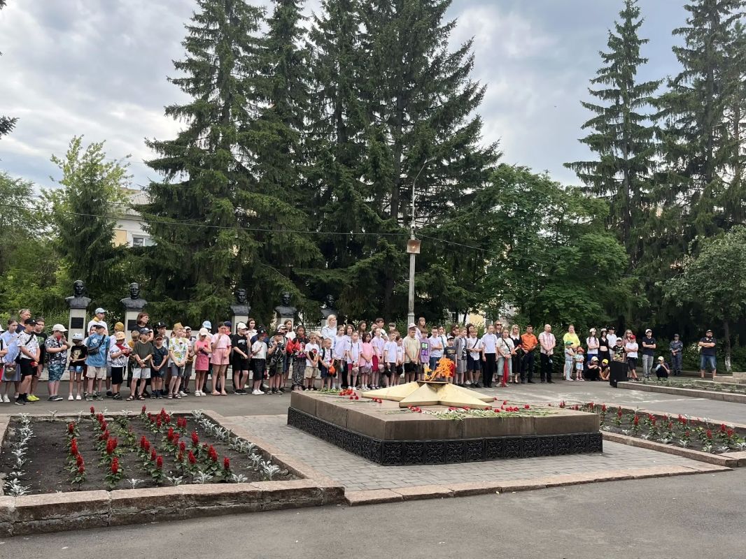 В Копейске прошел митинг, посвященный Дню памяти и скорби В Копейске прошел митинг, посвященный Дню памяти и скорби