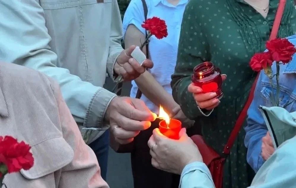 В Копейске прошла акция «Свеча памяти» В Копейске прошла акция «Свеча памяти»