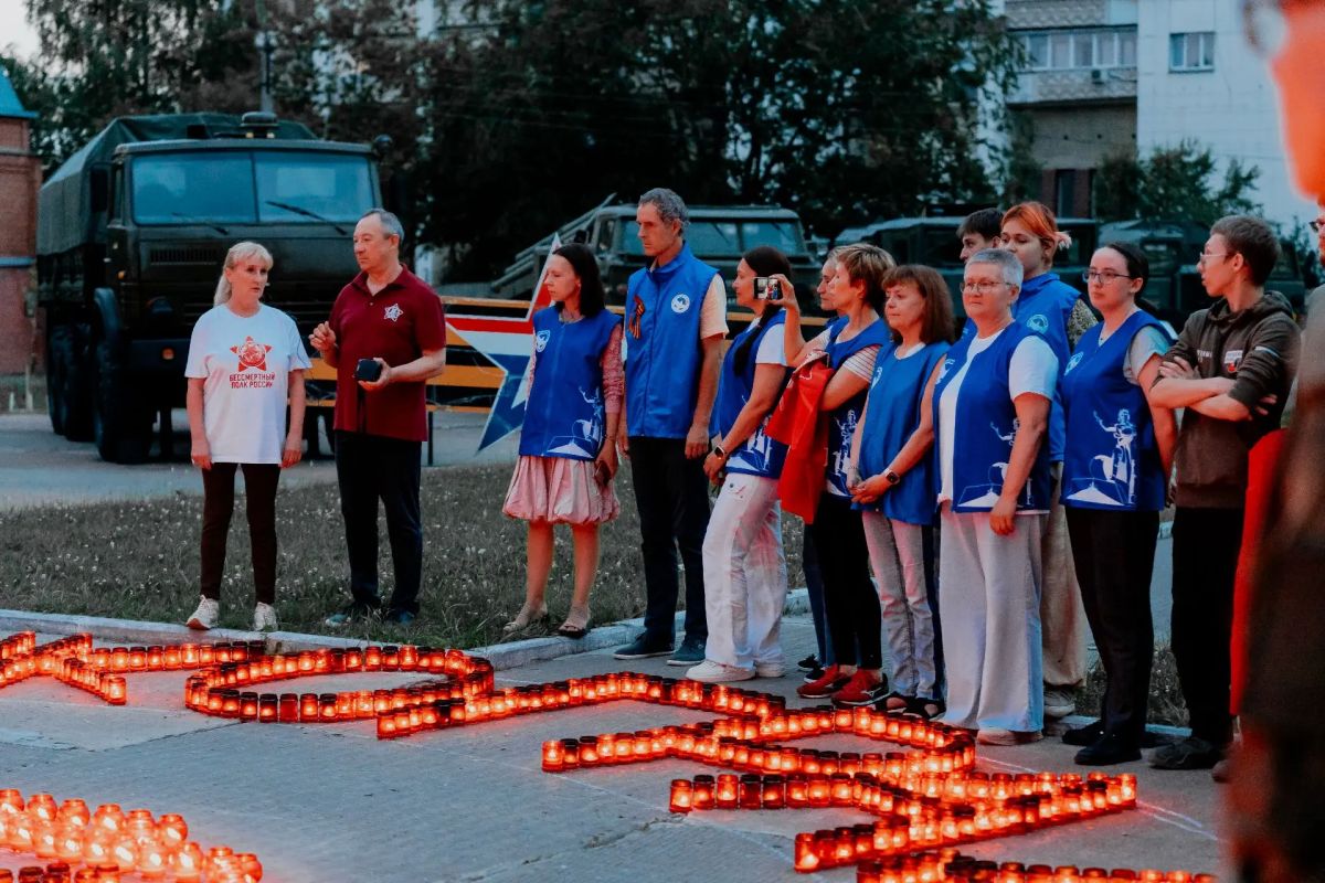 Танкоград помнит: 100 квадратных метров огня в память о героях Танкоград помнит: 100 квадратных метров огня в память о героях