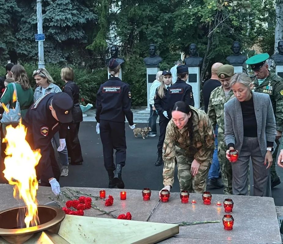 В Копейске прошла акция «Свеча памяти» В Копейске прошла акция «Свеча памяти»