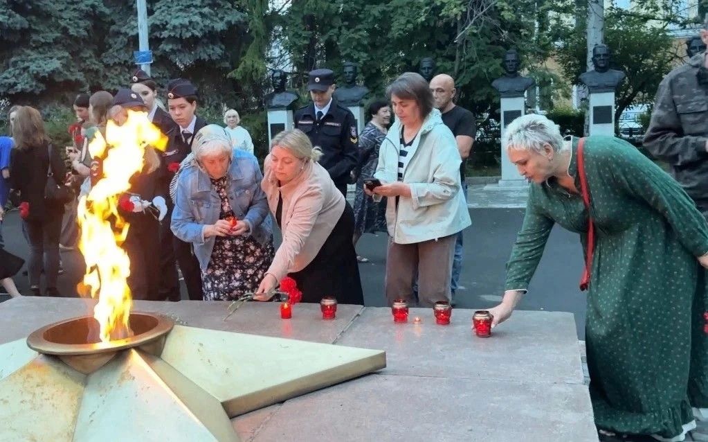 В Копейске прошла акция «Свеча памяти» В Копейске прошла акция «Свеча памяти»