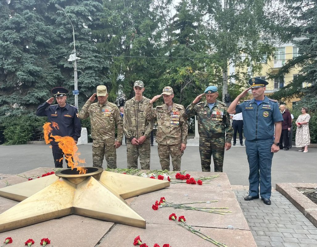 В Копейске прошел митинг, посвященный Дню памяти и скорби В Копейске прошел митинг, посвященный Дню памяти и скорби