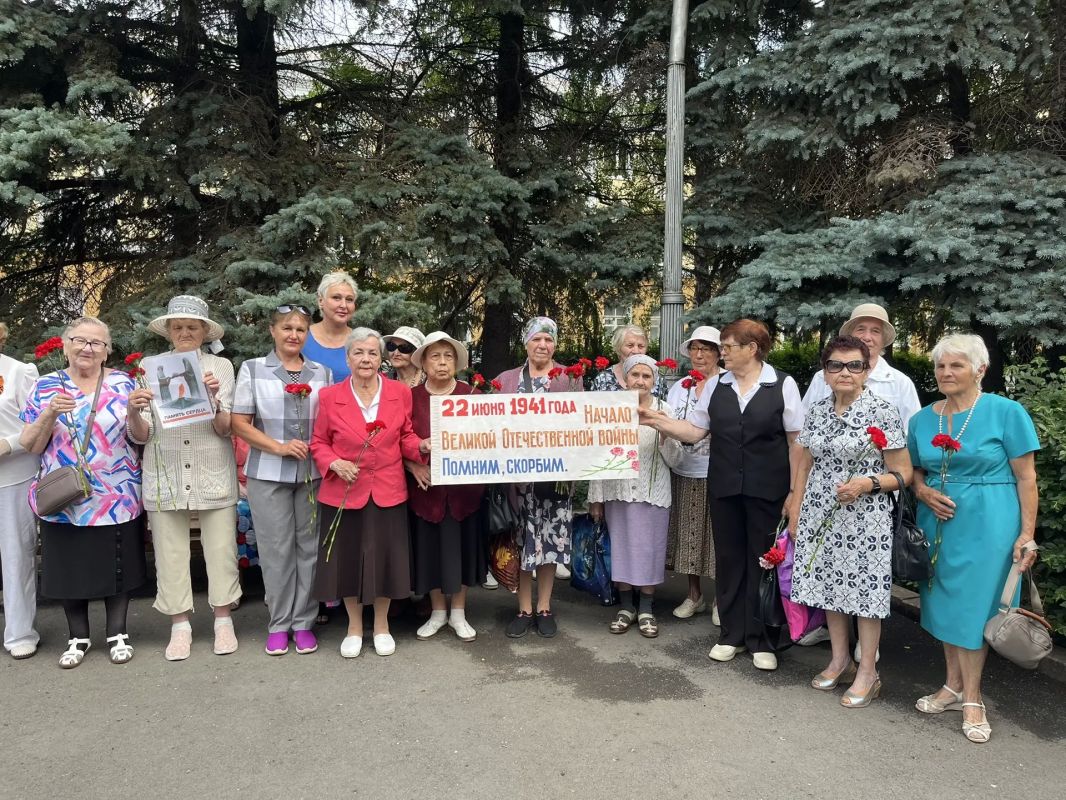 В Копейске прошел митинг, посвященный Дню памяти и скорби В Копейске прошел митинг, посвященный Дню памяти и скорби