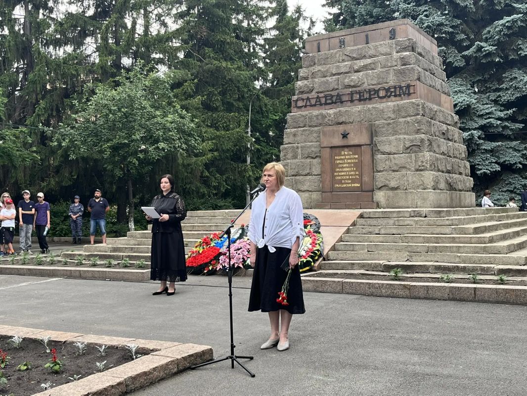 В Копейске прошел митинг, посвященный Дню памяти и скорби В Копейске прошел митинг, посвященный Дню памяти и скорби