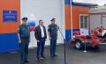 Алексей Текслер посетил новую пожарную часть в Коелге и передал технику спасателям