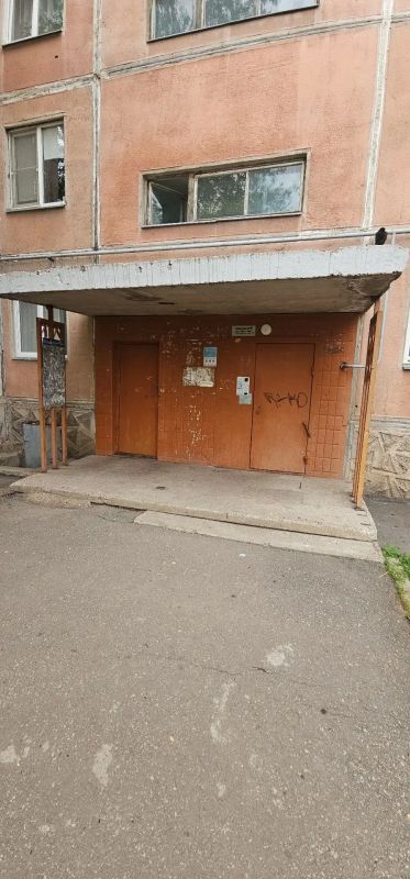 Управляющая компания ООО УК «ЖЭУ г. Магнитогорска» завершила работы по восстановлению промежуточной опоры козырька входной группы подъезда №4 многоквартирного дома №202 по пр. К. Маркса (г.Магнитогорск) Управляющая компания ООО УК «ЖЭУ г. Магнитогорска» завершила работы по восстановлению промежуточной опоры козырька входной группы подъезда №4 многоквартирного дома №202 по пр. К. Маркса (г.Магнитогорск)