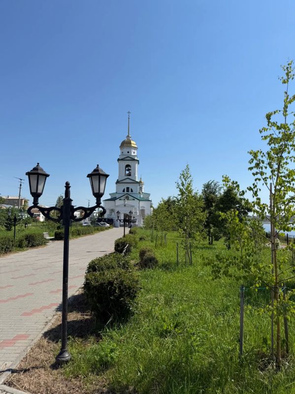 В Троицке завершилось озеленение сквера в поселке Жиркомбинат В Троицке завершилось озеленение сквера в поселке Жиркомбинат