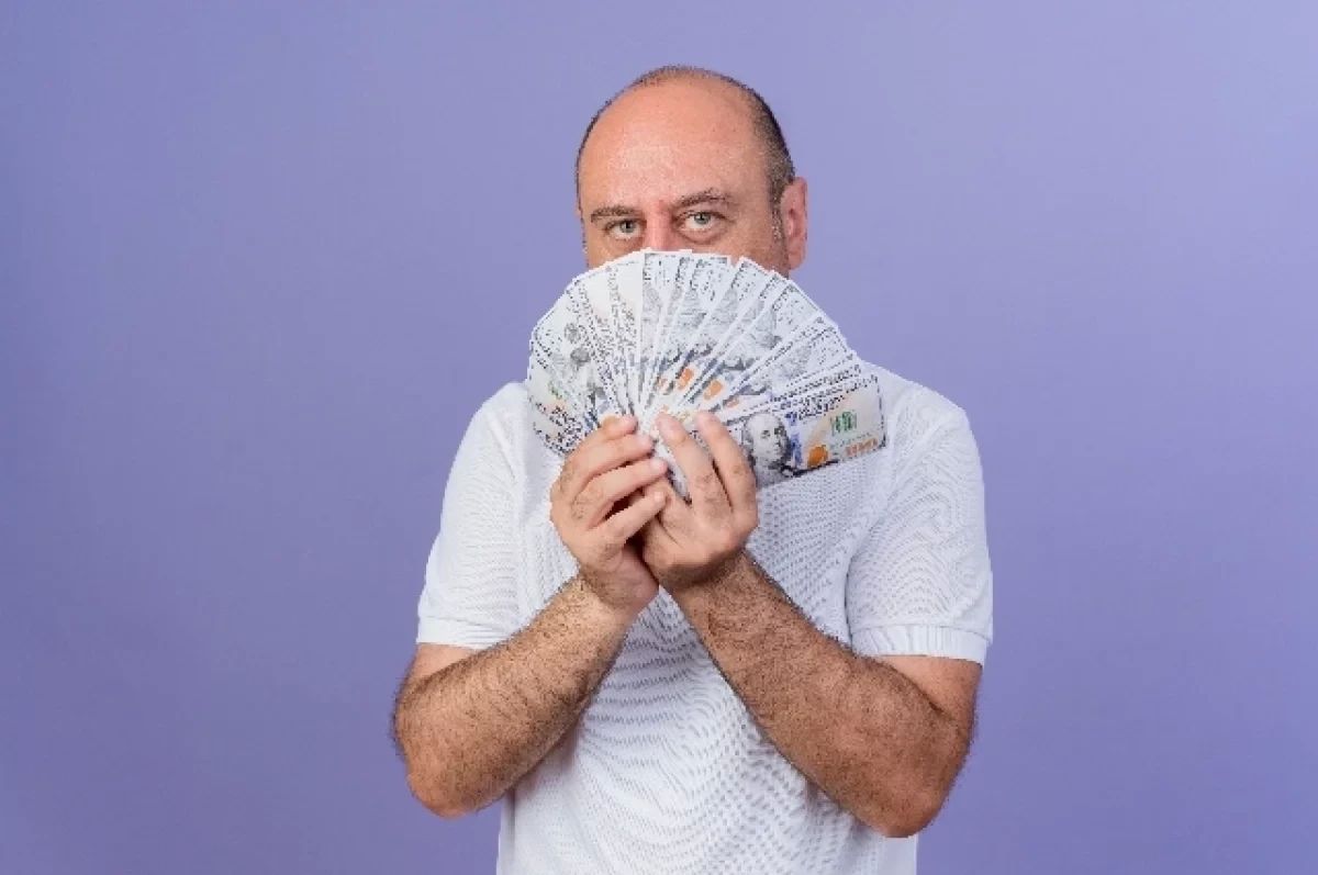 В Челябинске предстанут перед судом 10 участников группировки, которых обвиняют в незаконных операциях с валютой