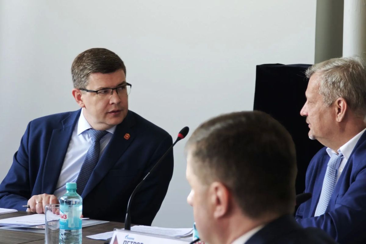 Челябинские промышленники представили ПАО «Газпром» импортозамещающие решения для нефтегазовой отрасли Челябинские промышленники представили ПАО «Газпром» импортозамещающие решения для нефтегазовой отрасли