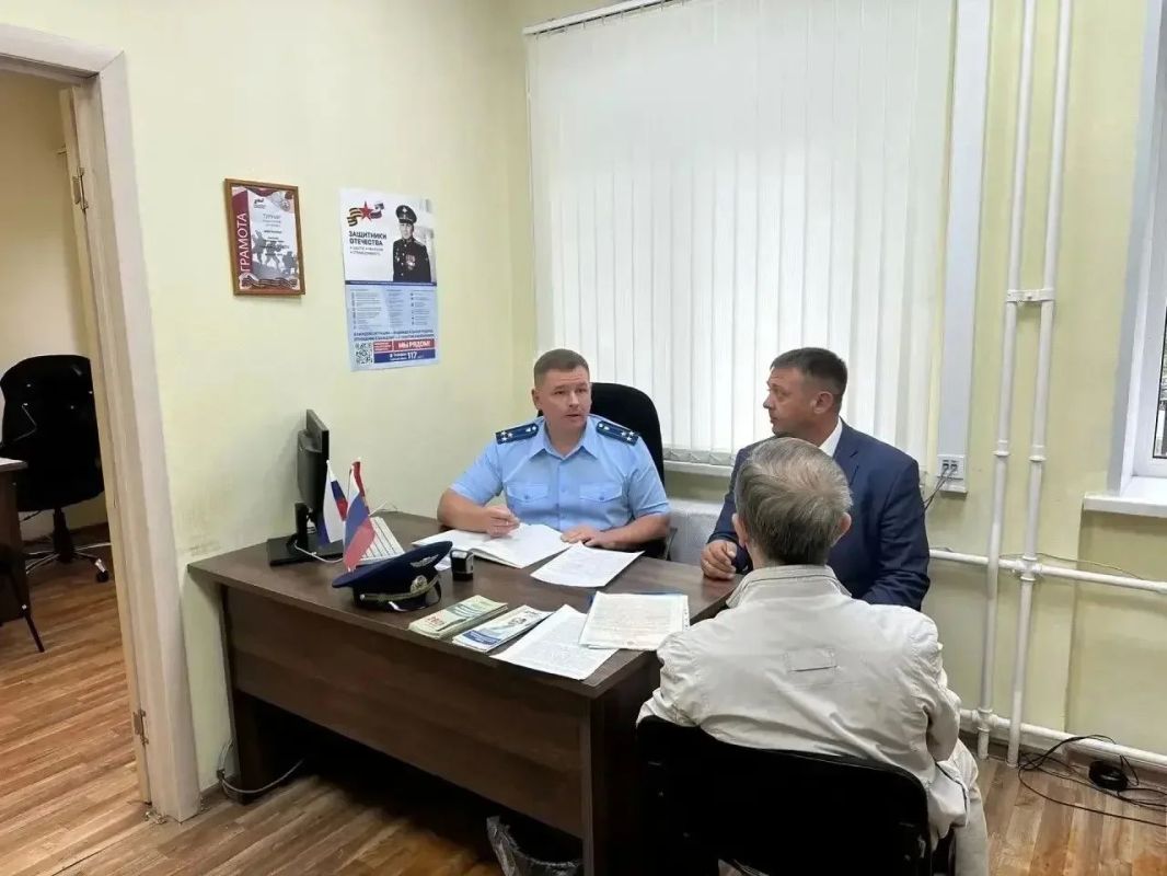 Прокурор Ленинского района г. Магнитогорска провел прием членов семей участников СВО в фонде «Защитники отечества»