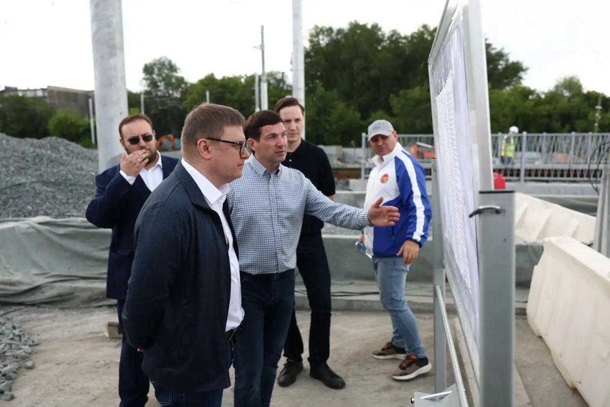 Теперь не нужно ждать, пока пройдут поезда: в Новосинеглазово завершили строительство долгожданного моста над ж/д путями