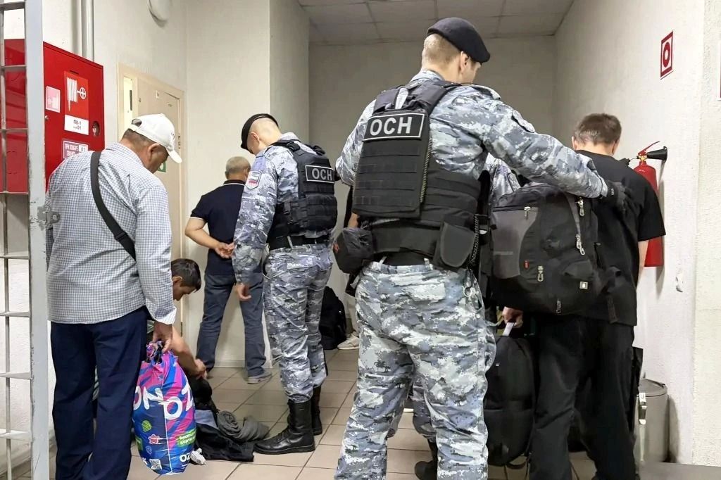 Выявленных полицейскими ГУ МВД региона нарушителей миграционного законодательства сегодня выдворят за пределы Российской Федерации Выявленных полицейскими ГУ МВД региона нарушителей миграционного законодательства сегодня выдворят за пределы Российской Федерации
