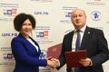 Министерство социальных отношений Челябинской области и региональная Избирательная комиссия заключили соглашение о взаимодействии