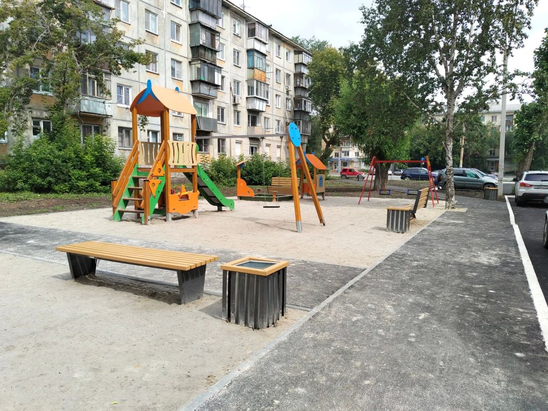 До сквера еще нужно дойти, а вот двор многоэтажки - всегда у нас под боком До сквера еще нужно дойти, а вот двор многоэтажки - всегда у нас под боком