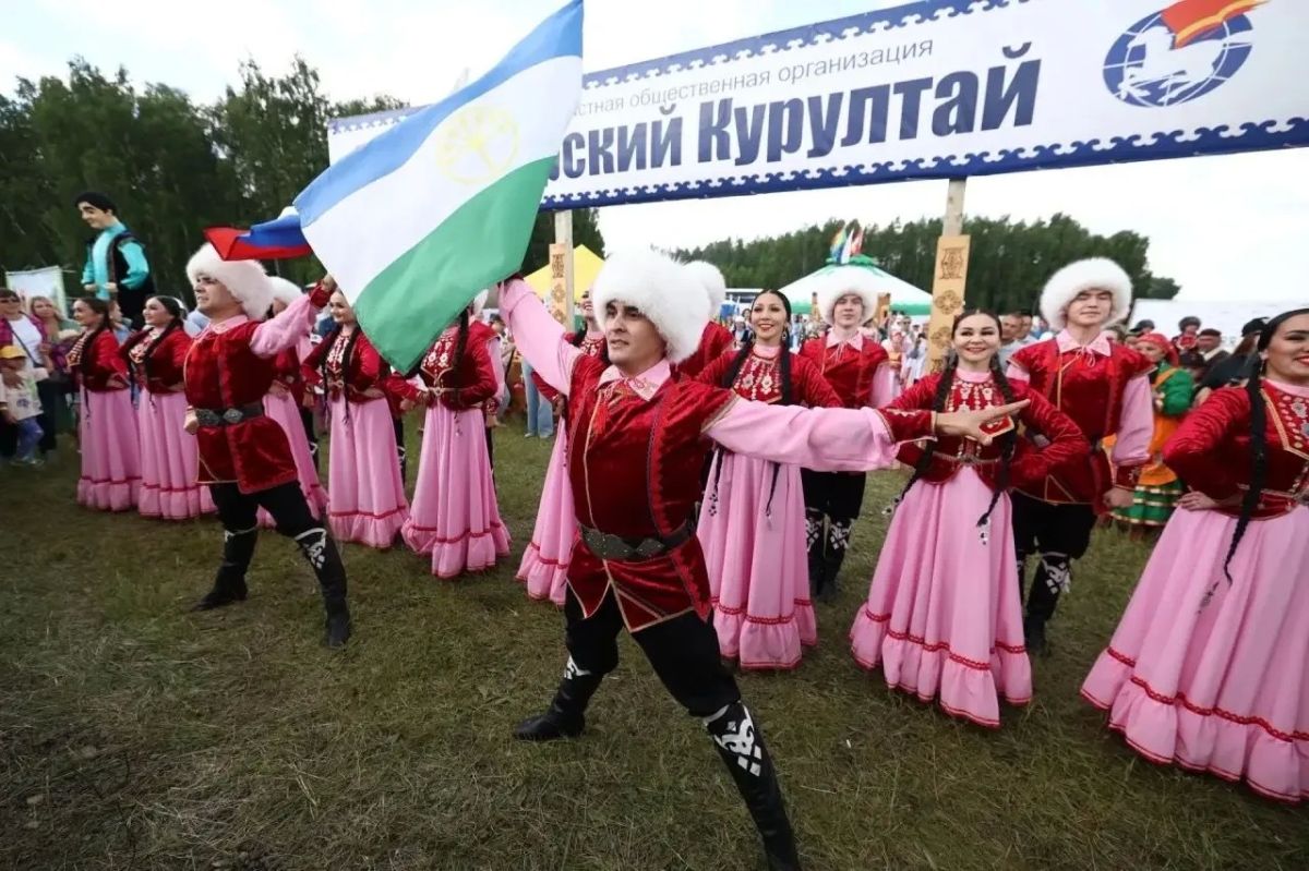 Концерты, скачки и состязания: в Челябинской области с размахом отметили 70-й Сабантуй Концерты, скачки и состязания: в Челябинской области с размахом отметили 70-й Сабантуй