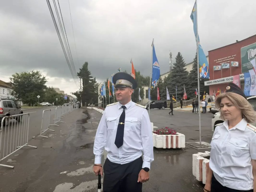 Троицкие полицейские и общественники обеспечили правопорядок и безопасность участников XV Международной научно-практической конференции «Расулевские чтения» Троицкие полицейские и общественники обеспечили правопорядок и безопасность участников XV Международной научно-практической конференции «Расулевские чтения»