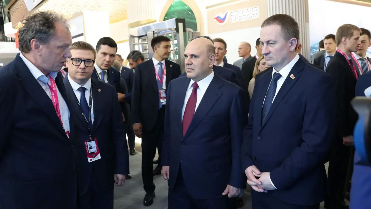 Председатель Правительства Российской Федерации Михаил Мишустин посетил стенд Челябинской области на Международной промышленной выставке ИННОПРОМ Председатель Правительства Российской Федерации Михаил Мишустин посетил стенд Челябинской области на Международной промышленной выставке ИННОПРОМ